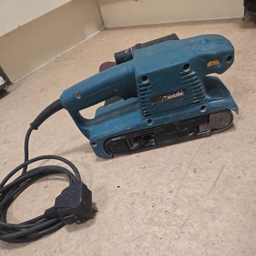 Makita 9911 heavy duty corded - ,
