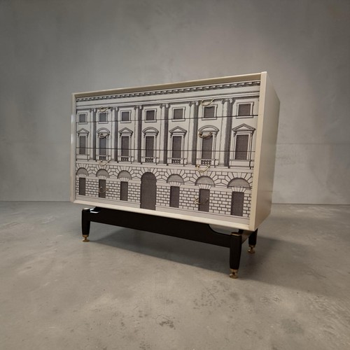 Vintage chest neo - vintage, classical