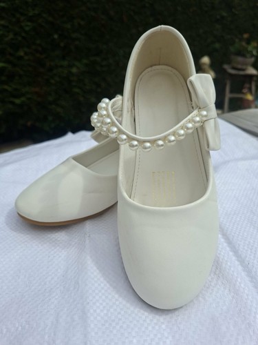 Girls bridesmaids shoes cream - bridesmaids,