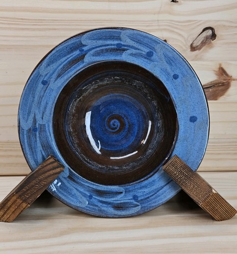 Studio pottery bowl with - bowl,