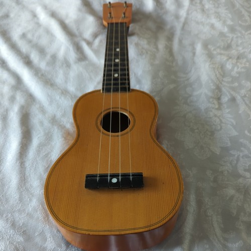 Vintage lark small guitar - lark,
