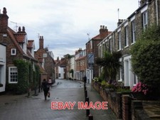 PHOTO  BEVERLEY NARROW STREET