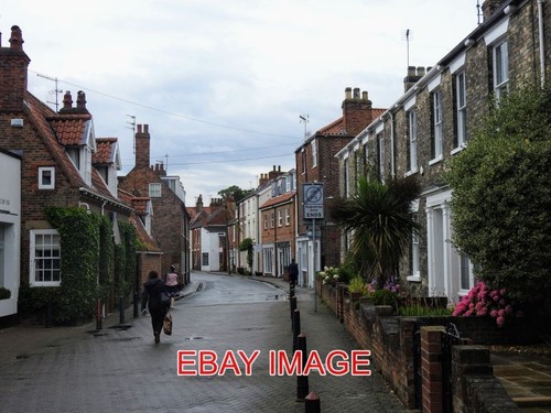 Photo beverley narrow street - ,