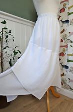 EVA TRALALA & COH White quirky