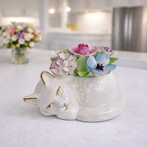 Royal doulton cat figurine - cat,