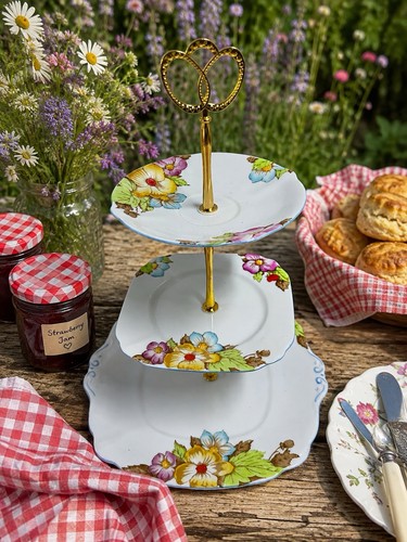 Tier china cake - tea, stand