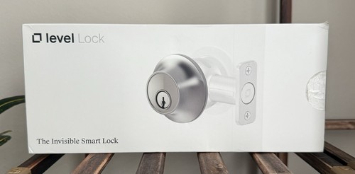 Level lock the invisible - lock,