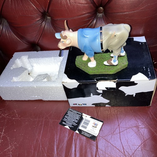 Cow parade golfer eva - cow,