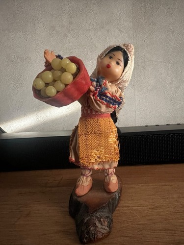 Antique doll clothes - in,
