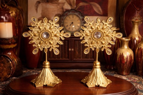 Pair gold ornate - ornate, fleur-de-lis