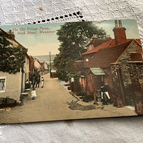 Wendover the old village pump - wendover,
