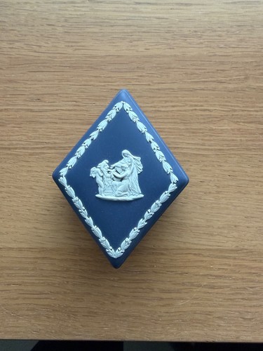 Wedgewood jasperware diamond - wedgewood,
