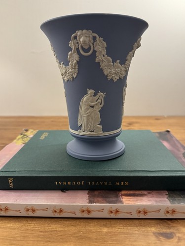 Wedgwood blue jasperware - blue,
