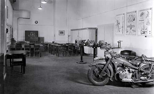 Bmw r12 inside training room - bmw,