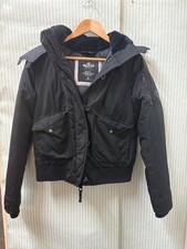 HOLLISTER LADIES SHORT JACKET WITH FUR HOOD BLACK SIZE SMALL- CG D24