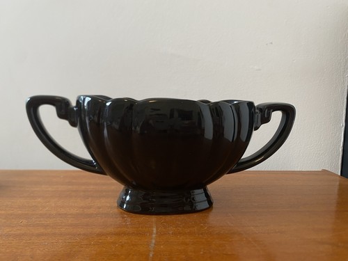 Black ceramic scalloped - black,
