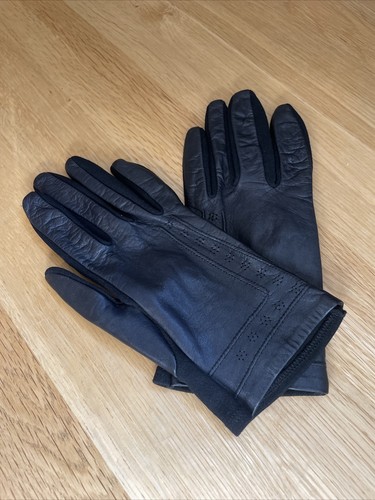 Ladies black leather gloves - black,