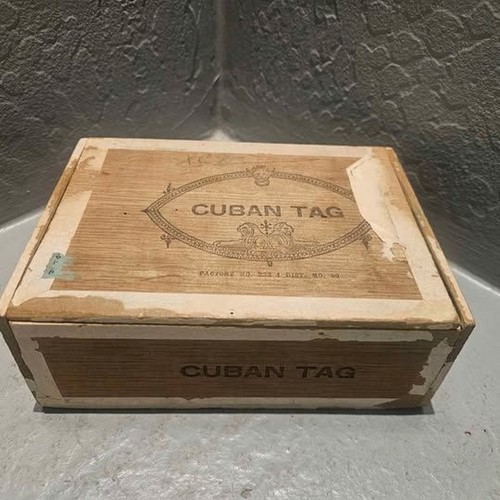 Vintage cuban tag - tag, wooden