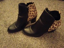 Womens size 6 Leopard Print