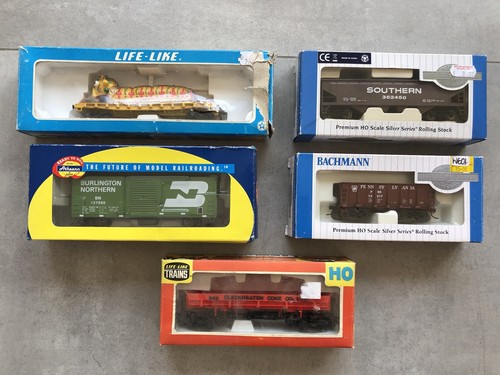 Five boxed wagons rolling - boxed,