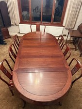 Exclusive Dining room table and 8 x chairs including 2 x carvers 