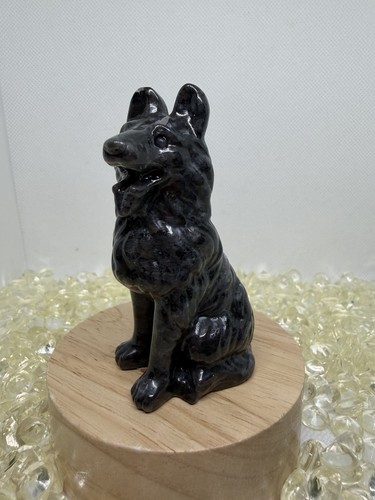 Larvikite german shepherd - german,