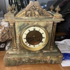 Late 19th/Early 20th century French Green Onyx Mantel Clock