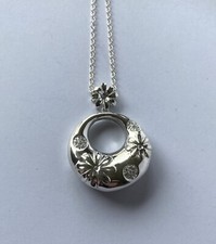 Van Peterson 925 Sterling Silver Floral Pendant And Chain