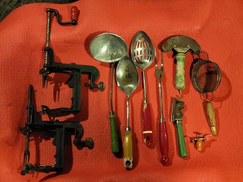 Vintage red green wooden - vintage,