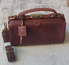 CONTACTS Genuine Leather