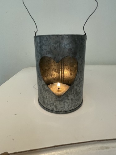 Small primitive tin - small, can