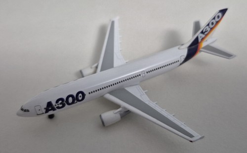 Herpa wing airbus industrie - wing,