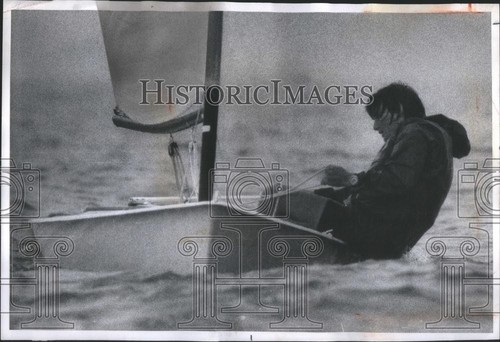Large 1975 press photo mark - 1975,