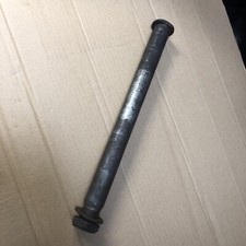 SUZUKI TL1000 R TLR1000 TLR1000R 1998 2002 REAR WHEEL AXLE REAR SPINDLE BACK