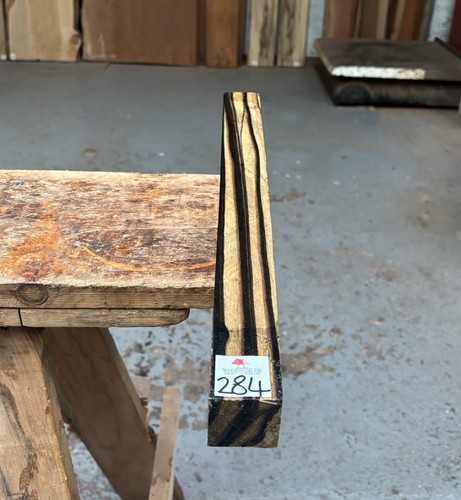 Pale moon ebony - 1, x