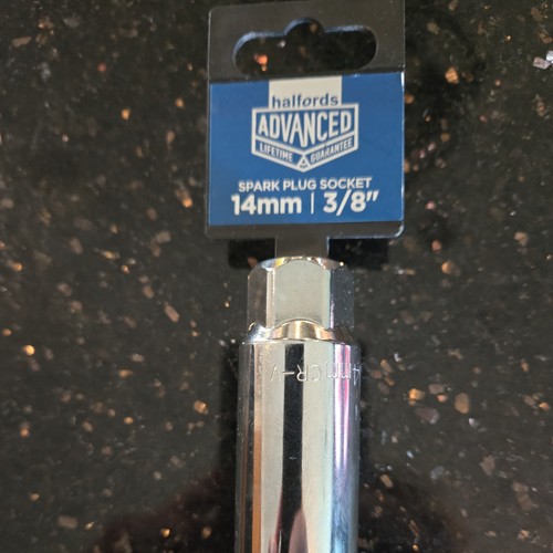 Halfords advanced 14mm spark - 14mm,