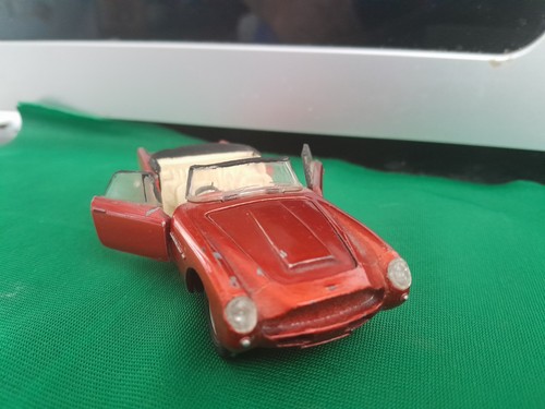 Dinky austin martin - dinky,