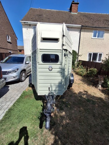 Rice horse trailer - horse,