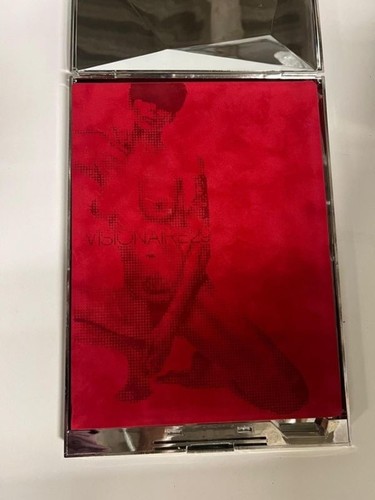 Visionaire woman - visionaire, 29