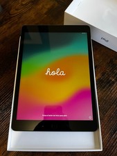 Apple iPad 9th Generation. 64GB, Wi-Fi, Silver - 10.2 in / 1st Gen Apple Pencil 