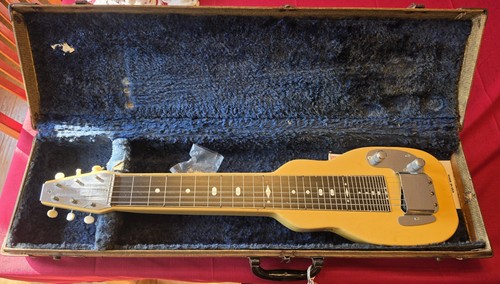 Early 1950s fender champion - early,