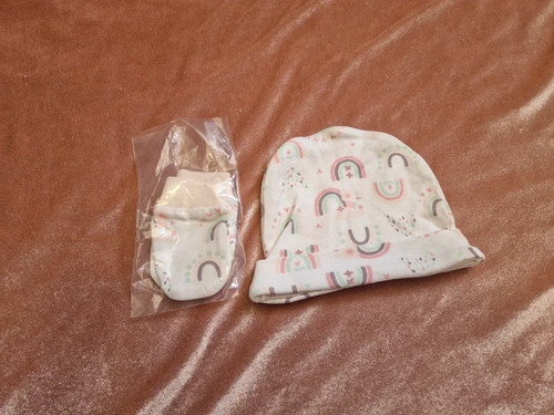 Baby girls hat - mittens,