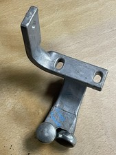 Lower sliding door bracket - lower,