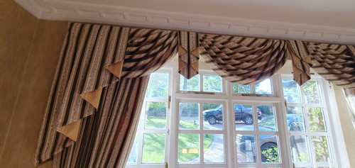 Quality lined pair curtains - pair,