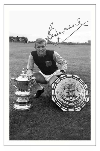 Bobby moore west ham utd - bobby,