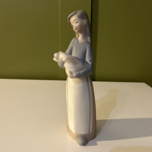 Vintage 1977 lladro - vintage,