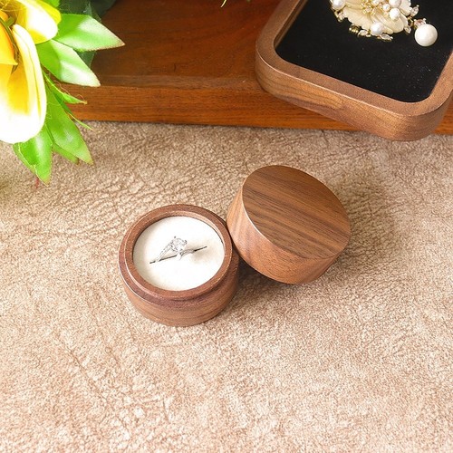 Proposal ring case - ring, wooden
