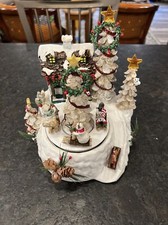 Holiday scene music - scene, plays