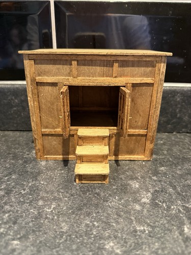 Scale tudor cupboard - scale,