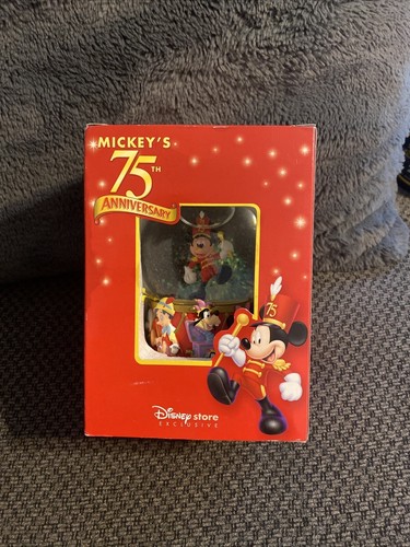 Vtg disney store - disney,